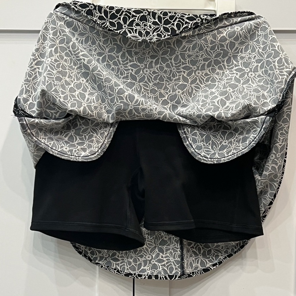 T by Talbots Black and White Floral Athletic casual A Line Skort Sz XS - Picture 6 of 9